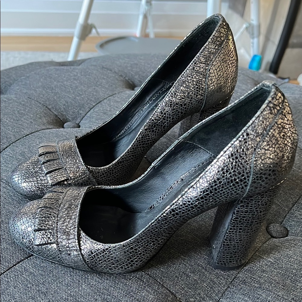 Perfect condition Massimo Dutti metallic textured leather chunky heels size 38